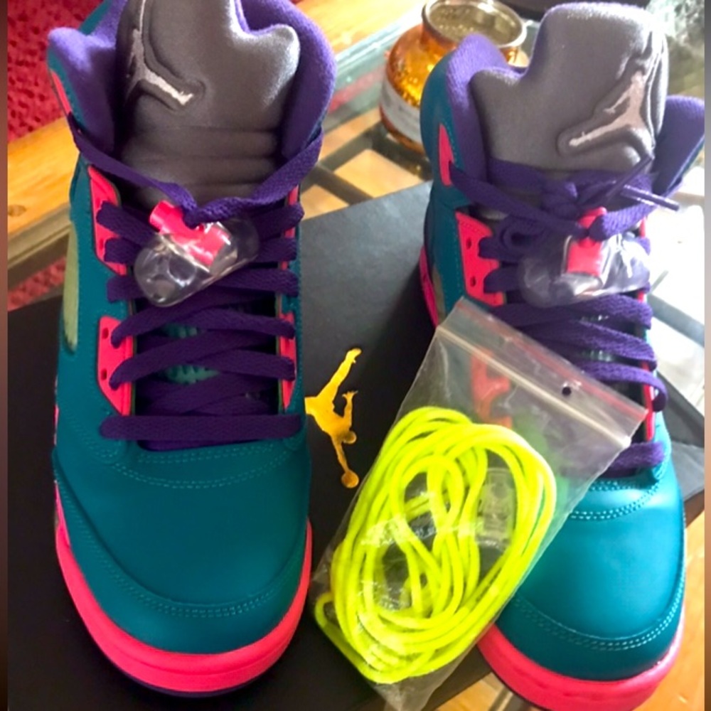 Air Jordan 5 with Additional Interchange laces included